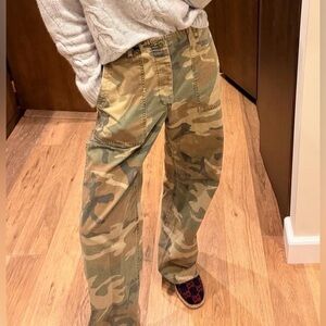 GAP CAMO BARREL PANTS